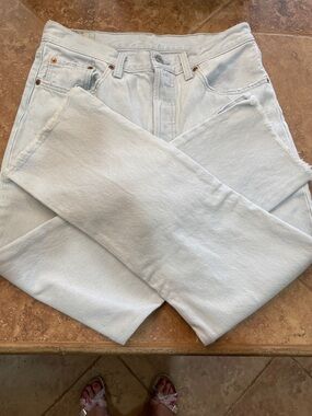 Classic Levi's 501 Light Blue Jeans